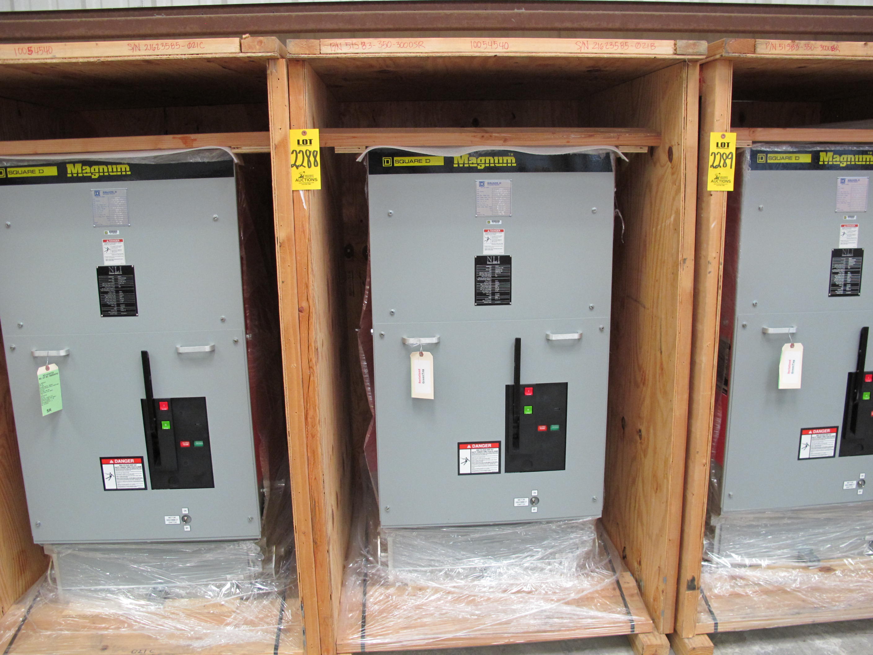 BREAKER, CIRCUIT TYPE, POWER KIND, 3000 AMP RATING, 4160 VOLT RATING, 3 POLE. REPLACEMENT ROLL-IN UNITS FOR ABB 5HK350-3000. PART # 5ISB3-350-30000SR (W-44) LOADING & HANDLING FEE $15-